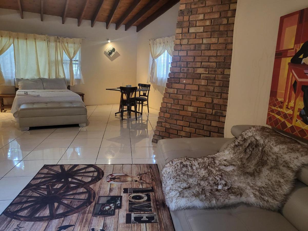 Albatrossways Lodge Sandton Ngoại thất bức ảnh