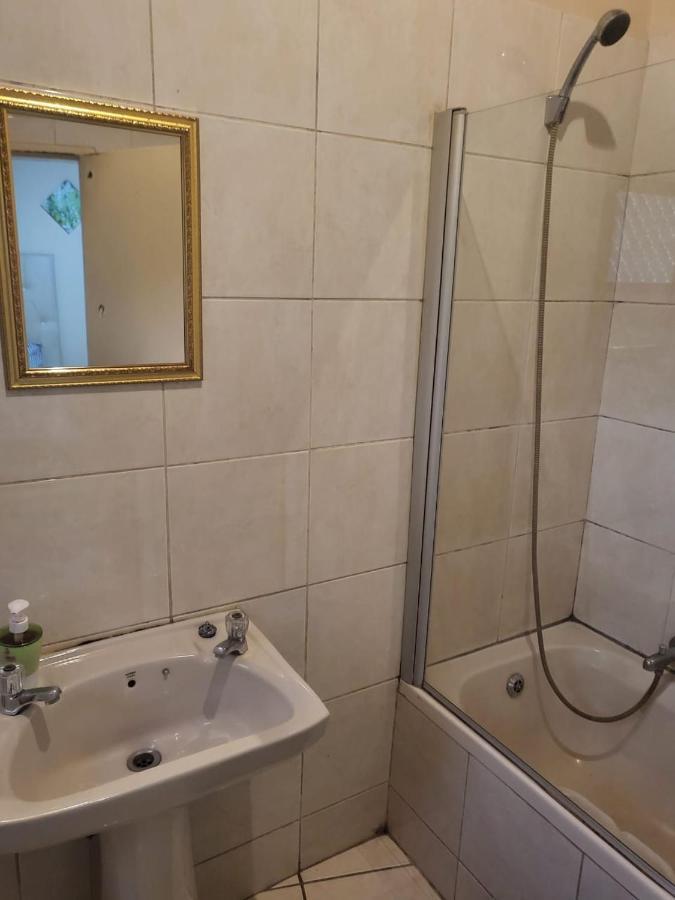 Albatrossways Lodge Sandton Ngoại thất bức ảnh