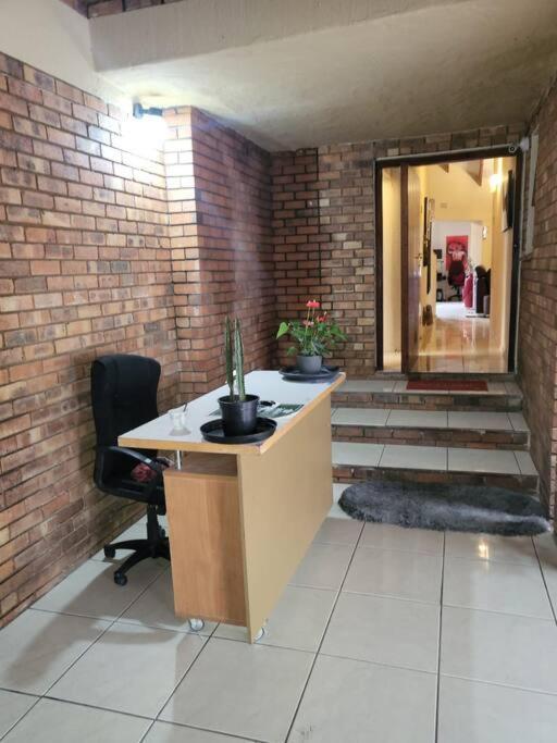 Albatrossways Lodge Sandton Ngoại thất bức ảnh