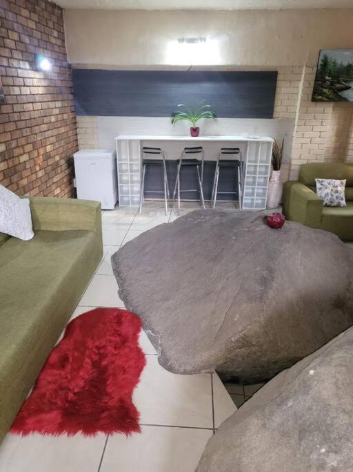 Albatrossways Lodge Sandton Ngoại thất bức ảnh