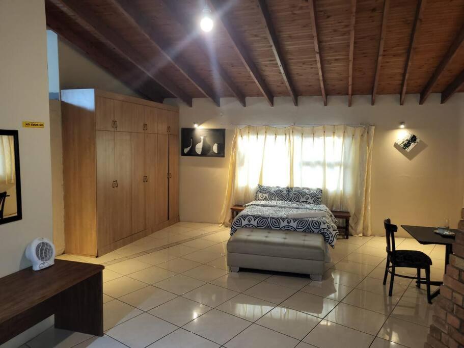 Albatrossways Lodge Sandton Ngoại thất bức ảnh