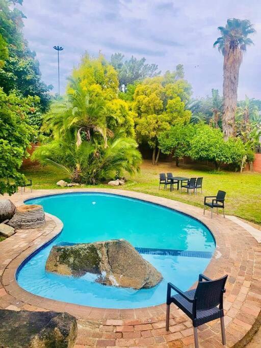 Albatrossways Lodge Sandton Ngoại thất bức ảnh
