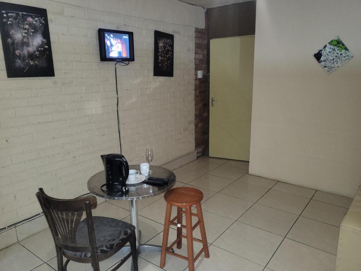 Albatrossways Lodge Sandton Ngoại thất bức ảnh
