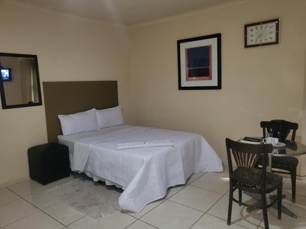 Albatrossways Lodge Sandton Ngoại thất bức ảnh