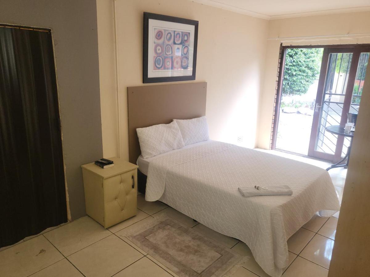 Albatrossways Lodge Sandton Ngoại thất bức ảnh
