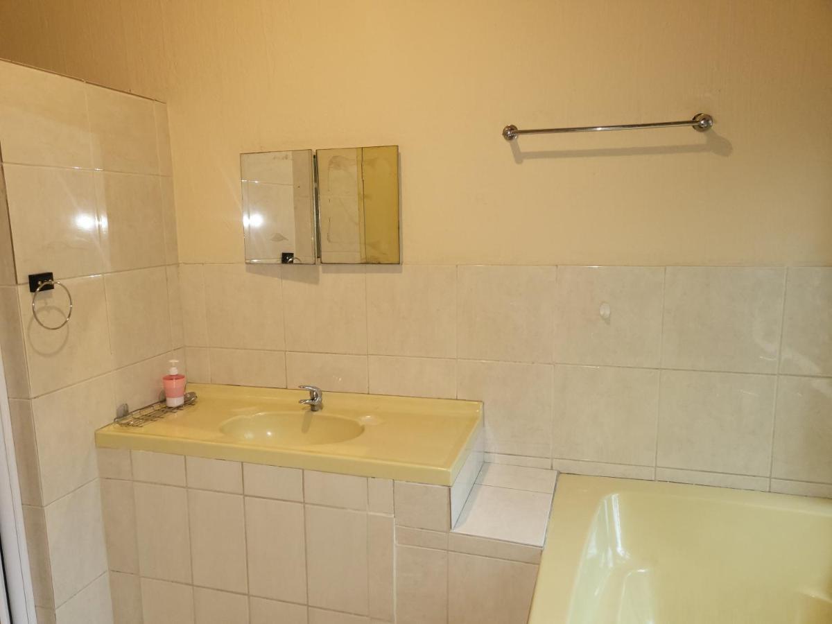 Albatrossways Lodge Sandton Ngoại thất bức ảnh