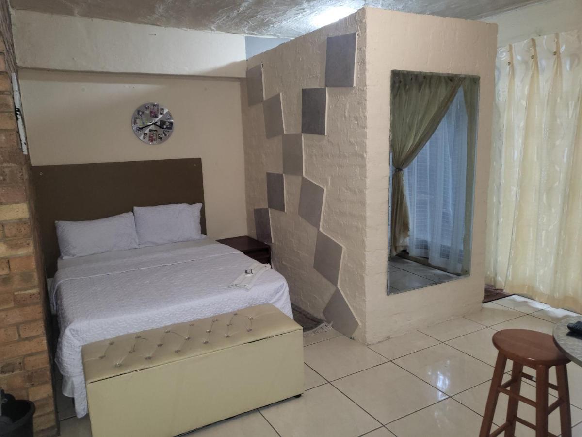 Albatrossways Lodge Sandton Ngoại thất bức ảnh